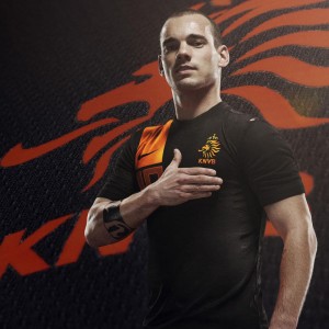 jiuyou游戏大厅-星空下的极限徒步，挑战黑暗中的自然奇观，星空下的露营绘本